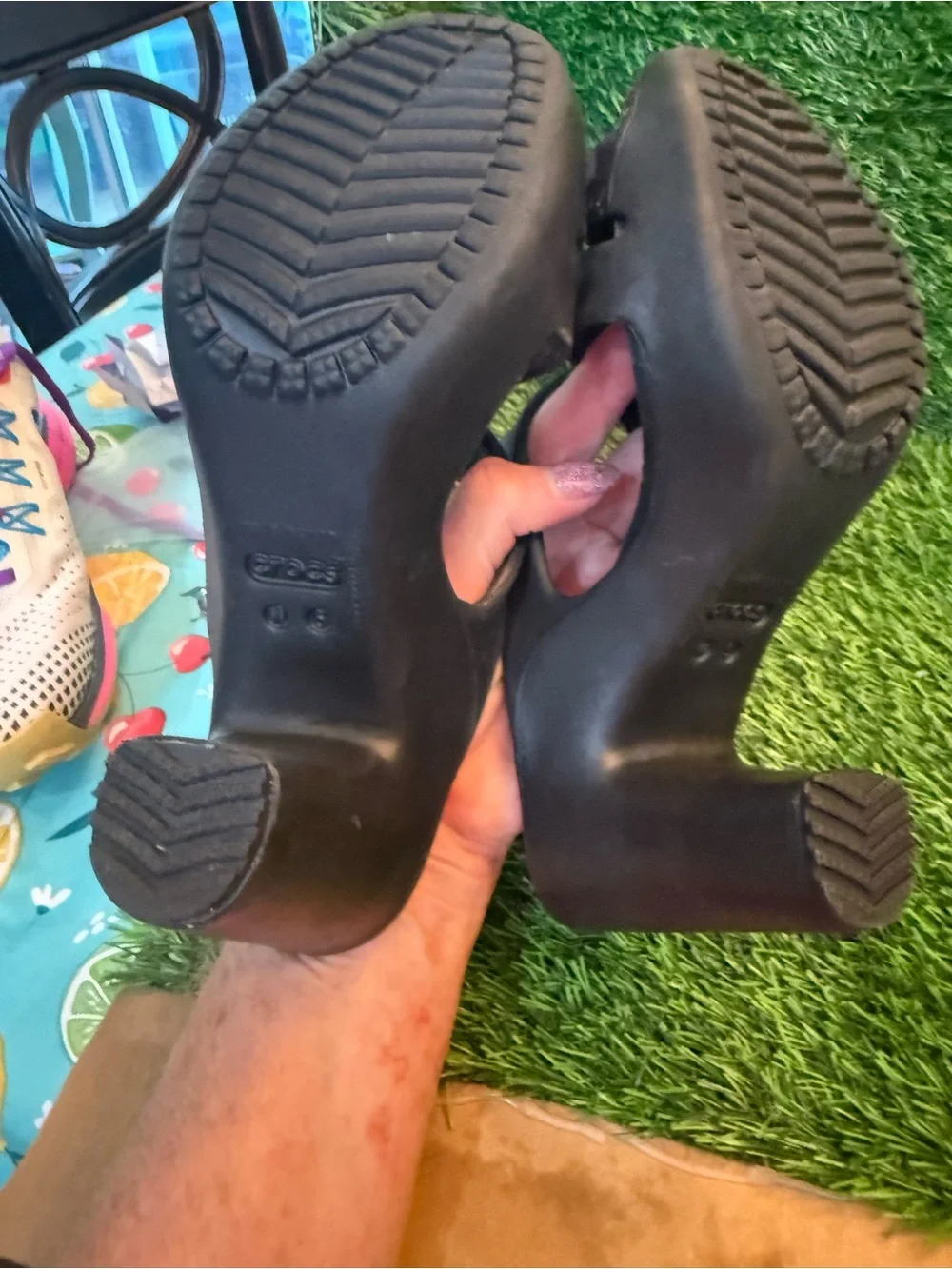 Crocs women Black Cyprus lV Strappy Platform Heels size 5